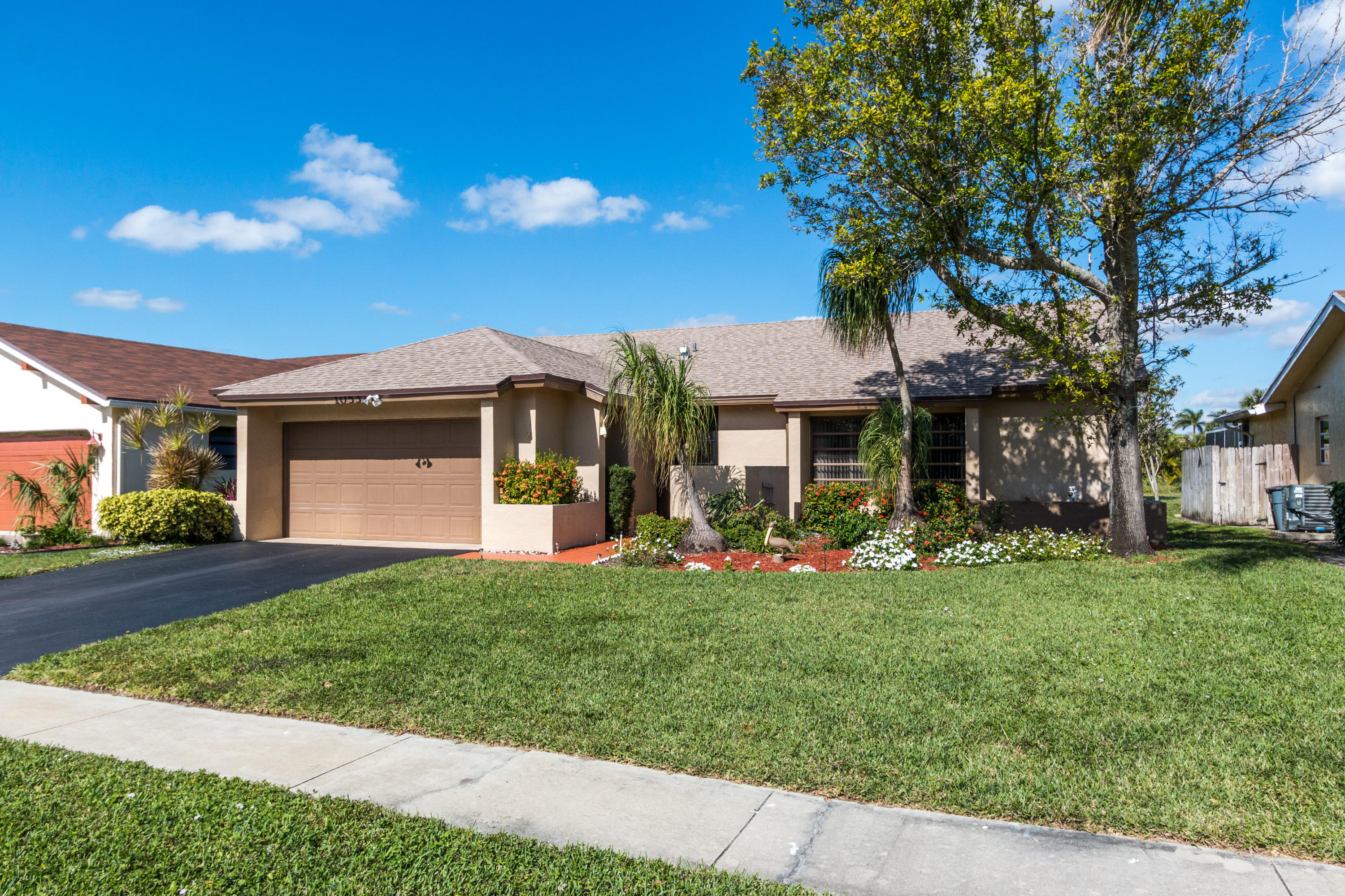 BOCA CHASE - Residential