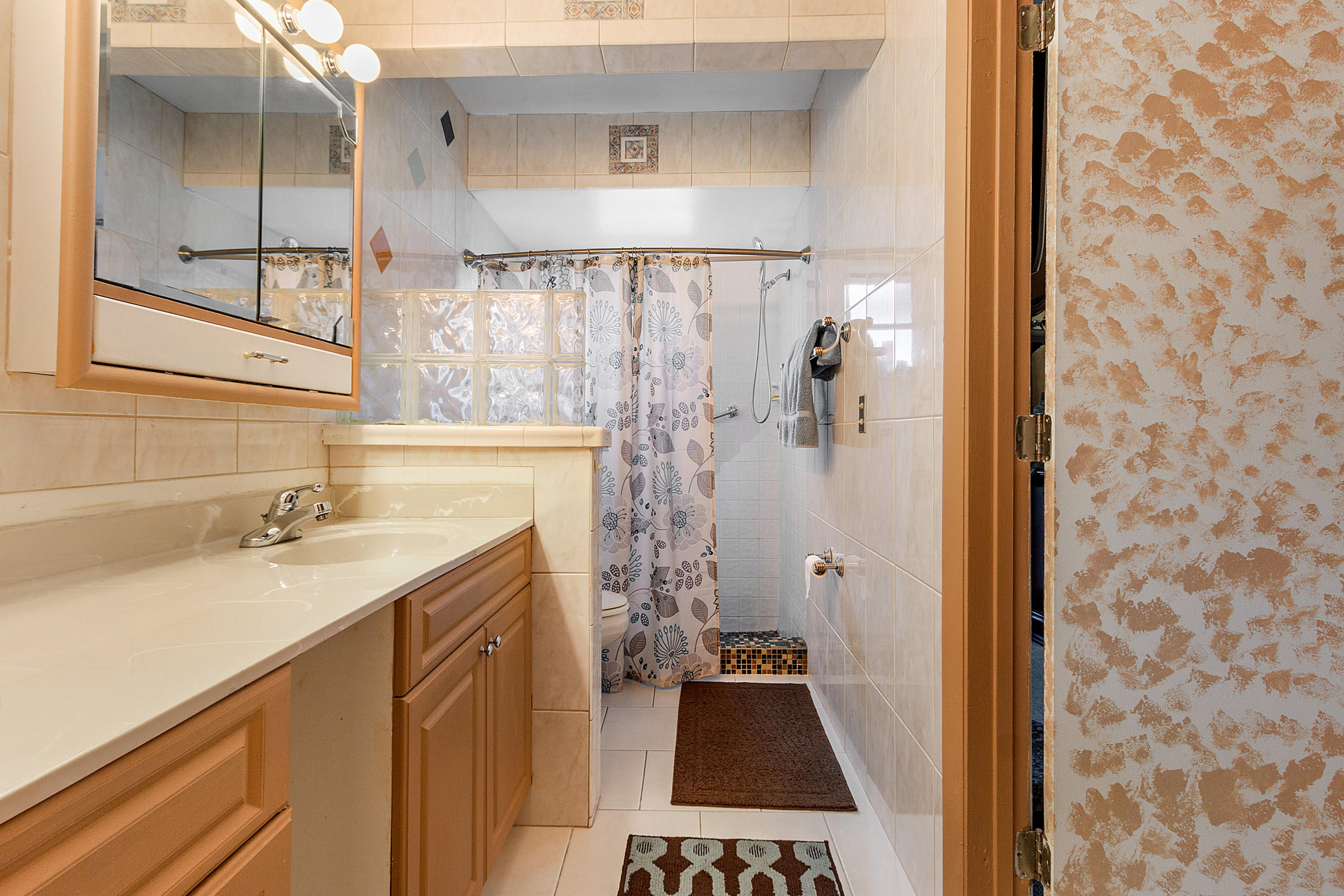 BOCA CHASE - Residential