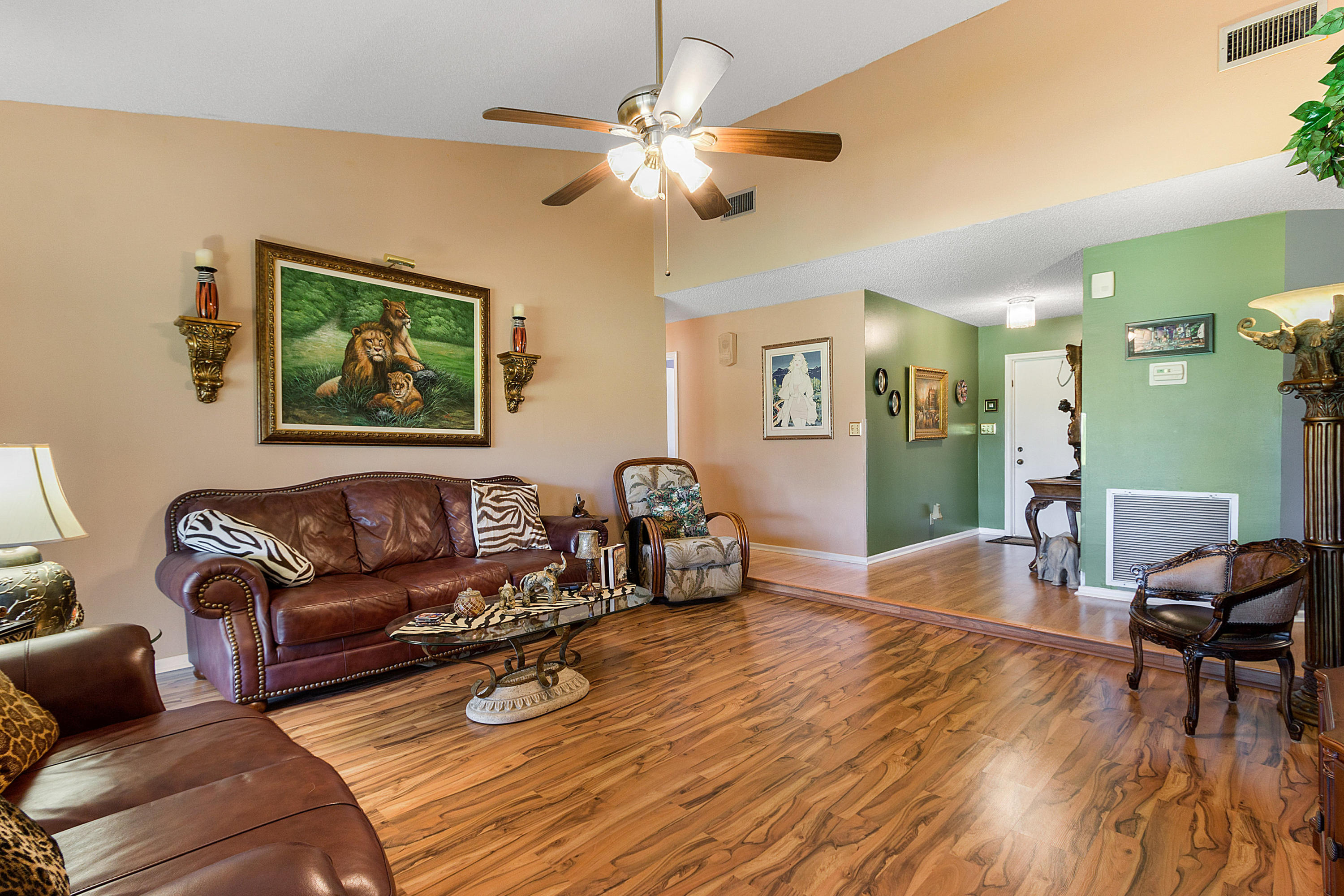 BOCA CHASE - Residential