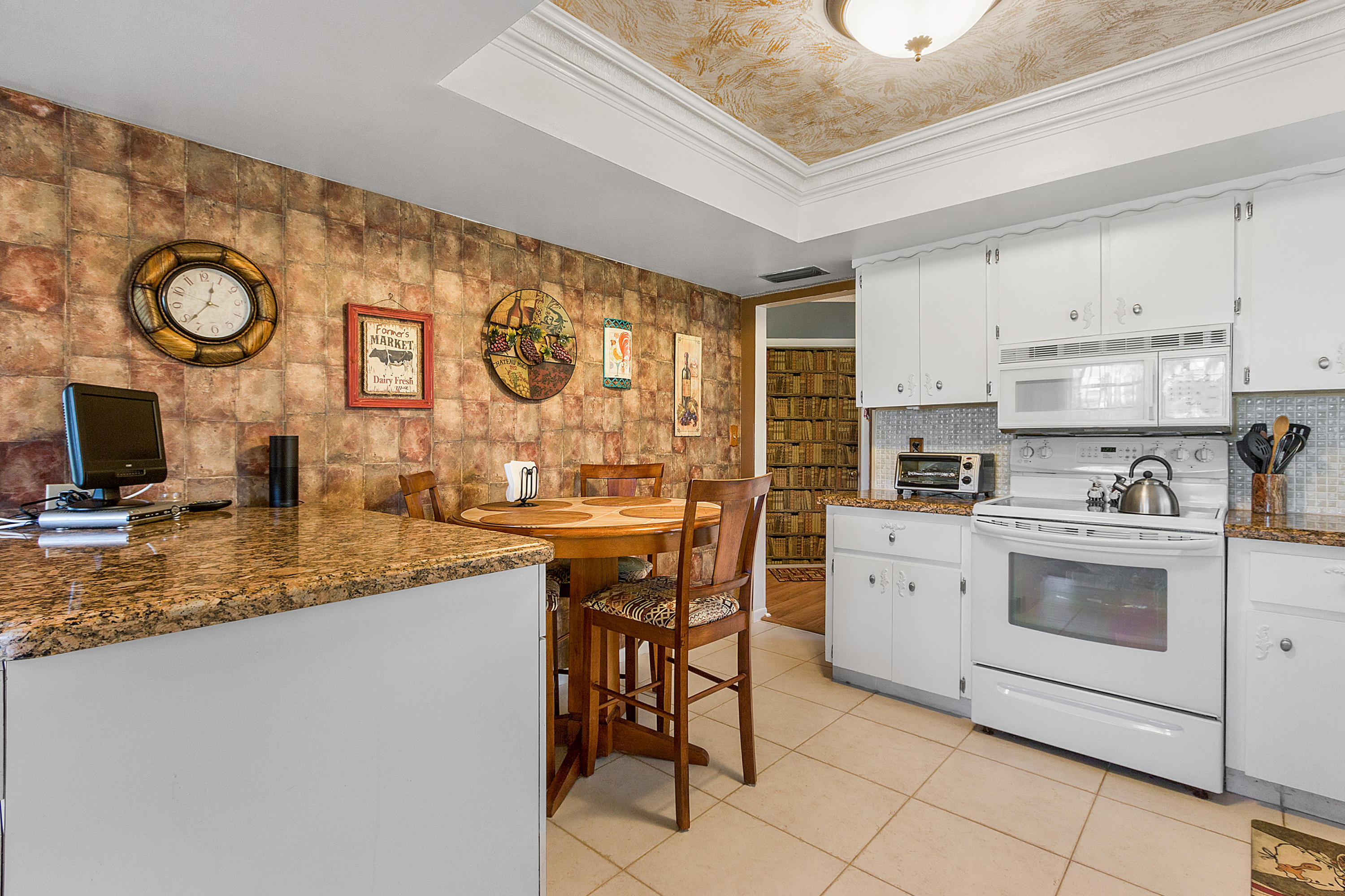 BOCA CHASE - Residential