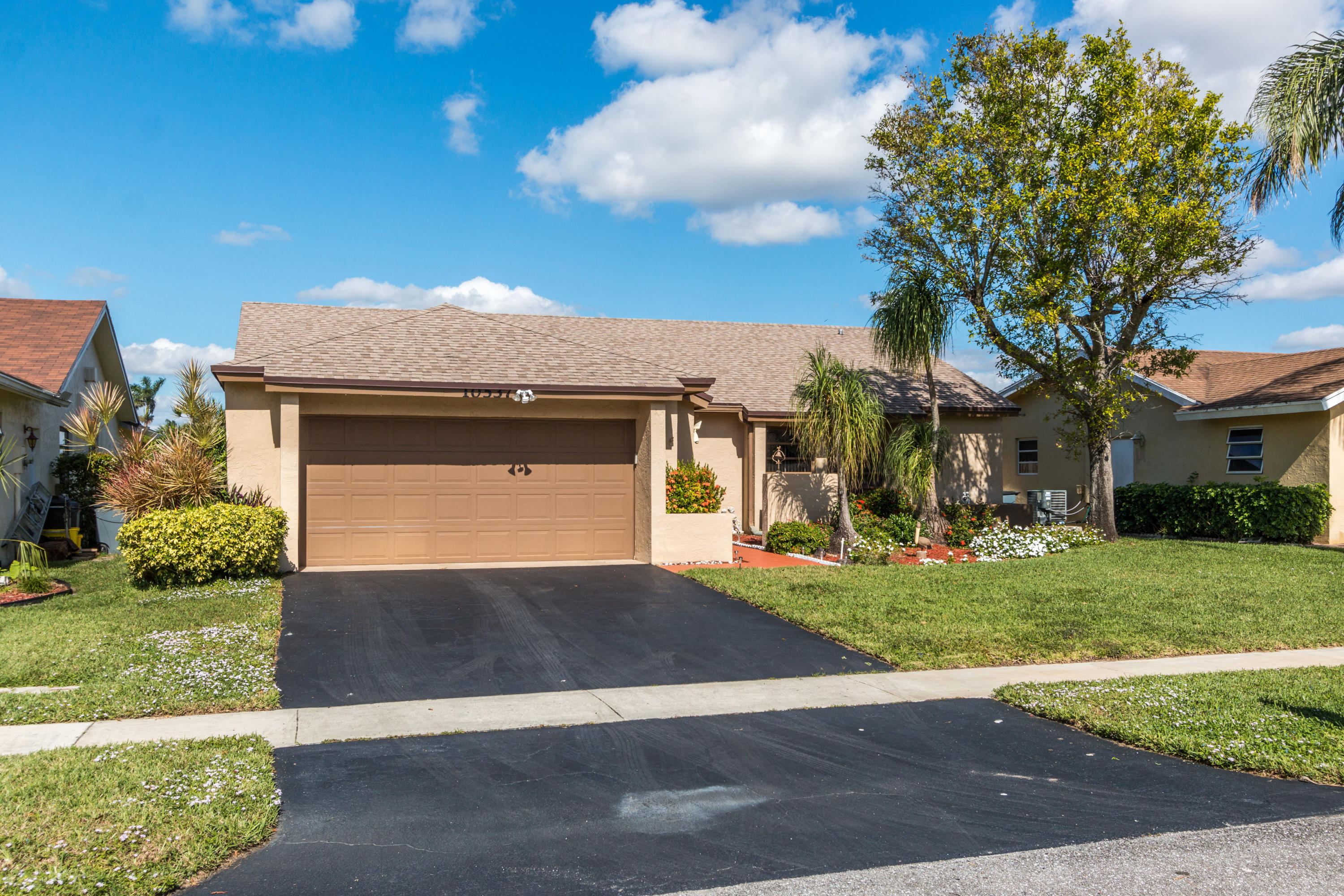 BOCA CHASE - Residential