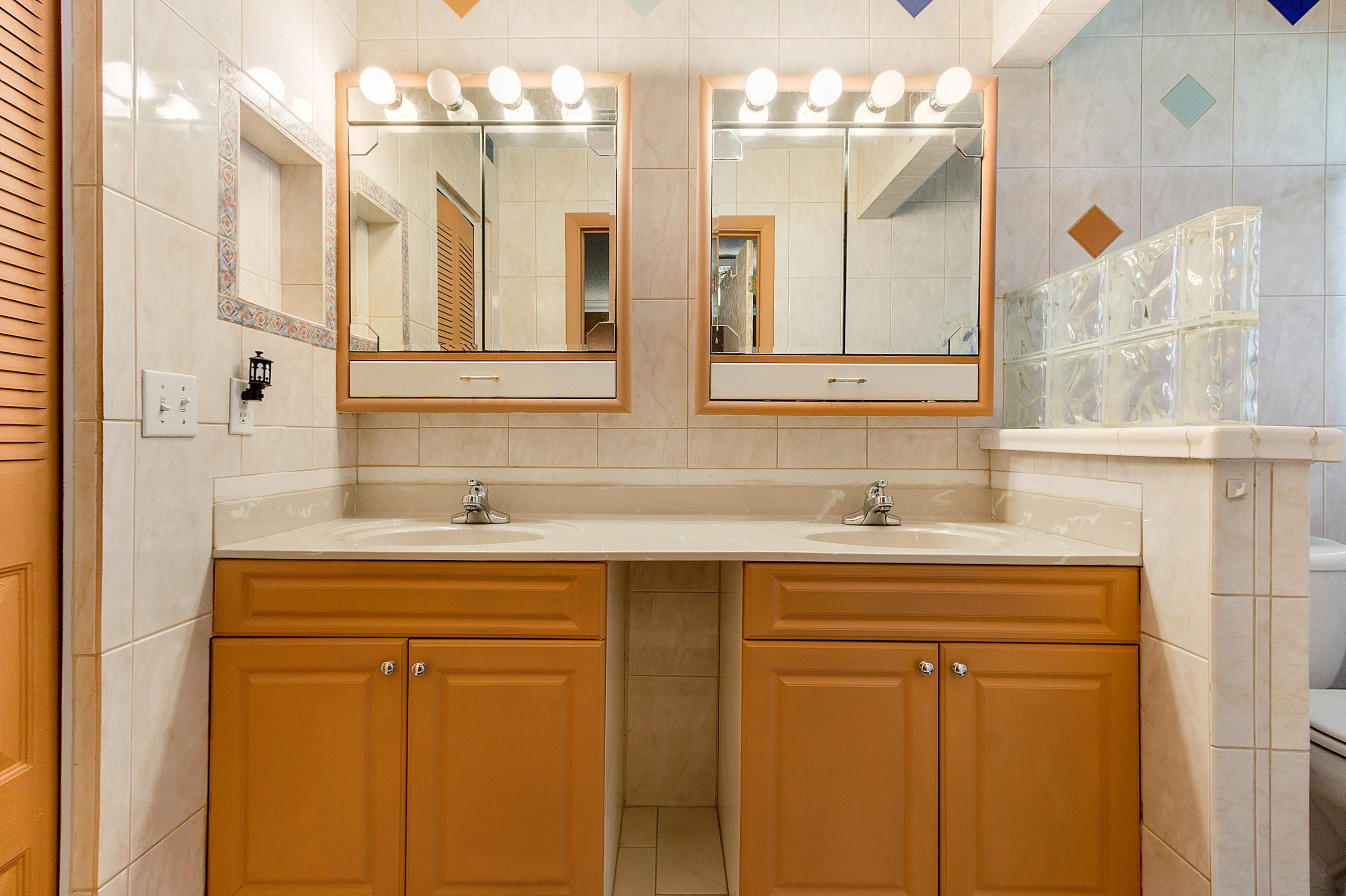 BOCA CHASE - Residential