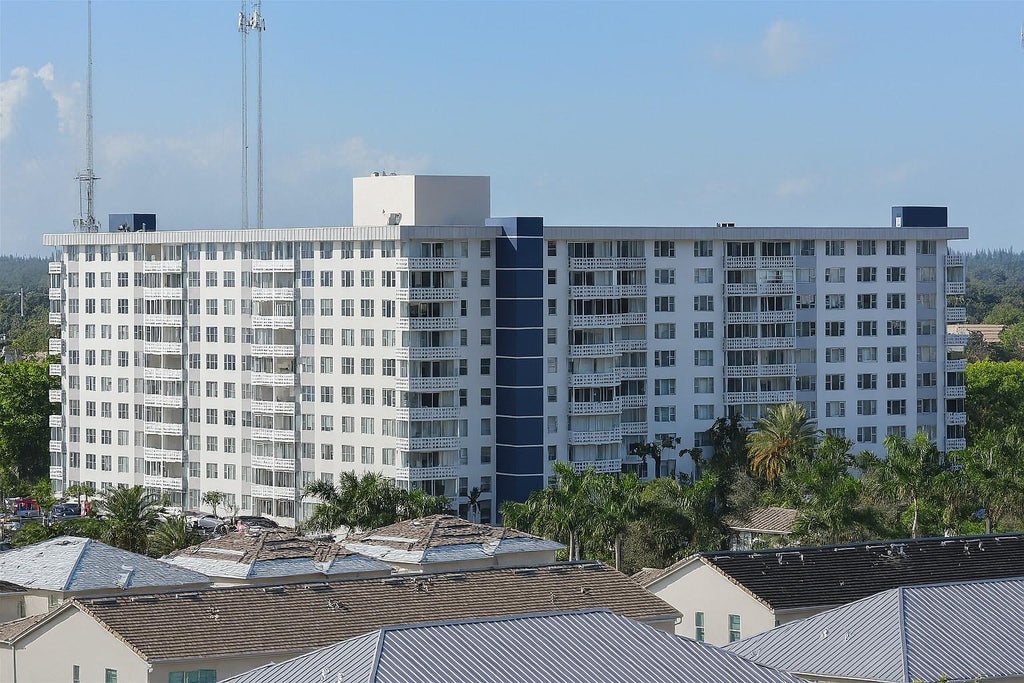 Photo of 4350 Hillcrest Drive #818, Hollywood, FL 33021 (MLS # F10526778)