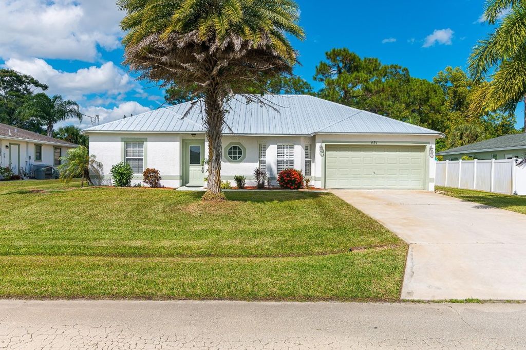 Photo of 431 SE Faith Terrace, Port Saint Lucie, FL 34983 (MLS # F10532873)