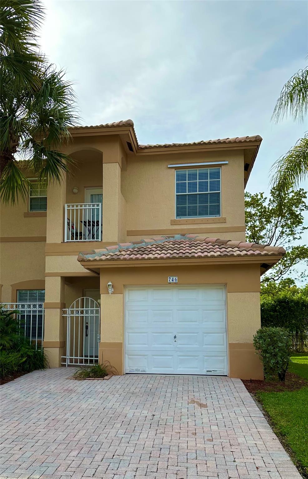 Pembroke Isles V 166-46 B - Residential Lease