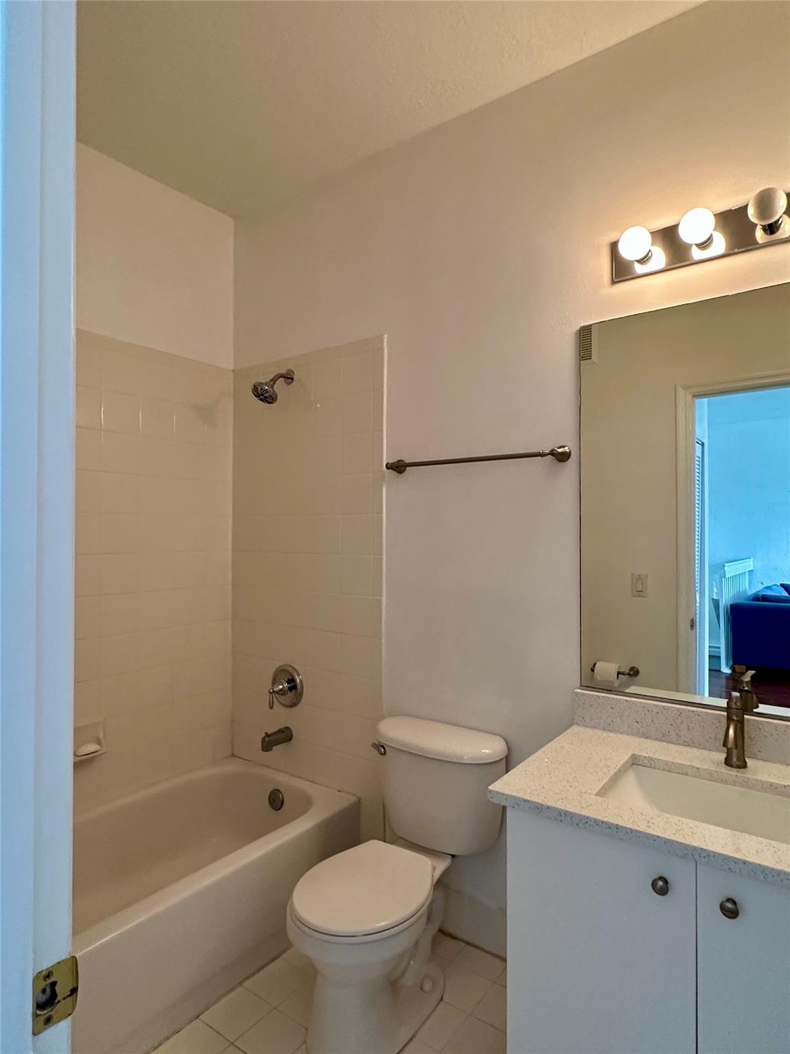 Pembroke Isles V 166-46 B - Residential Lease