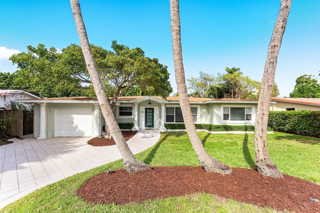 Photo of 3203 Dover Rd, Pompano Beach, FL 33062 (MLS # F10541006)