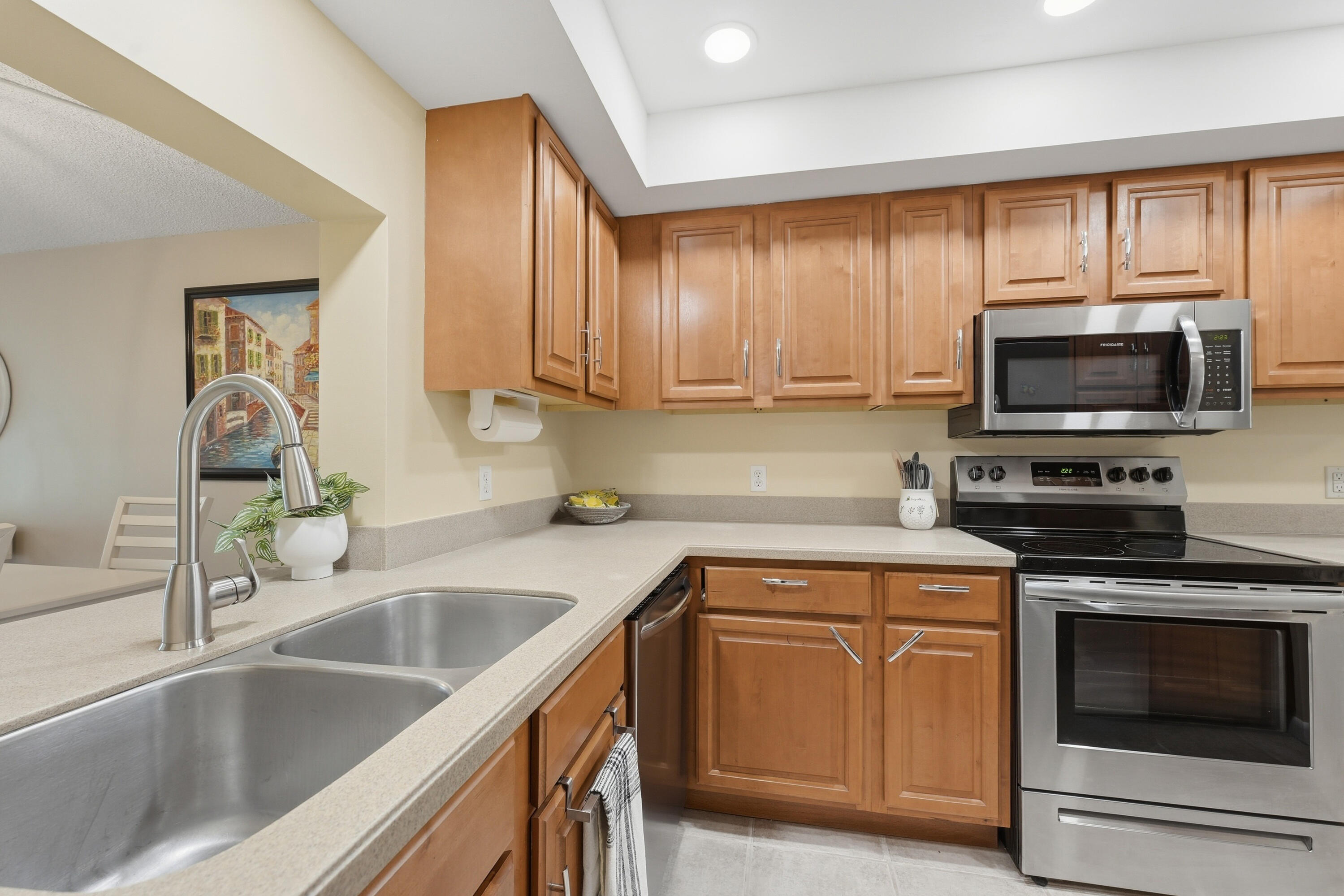 GATOR TRACE CONDOMINIUM 1 - Residential