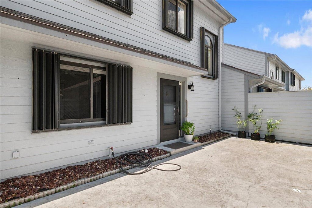 Photo of 6111 SE Georgetown Place, Hobe Sound, FL 33455 (MLS # B26041806)