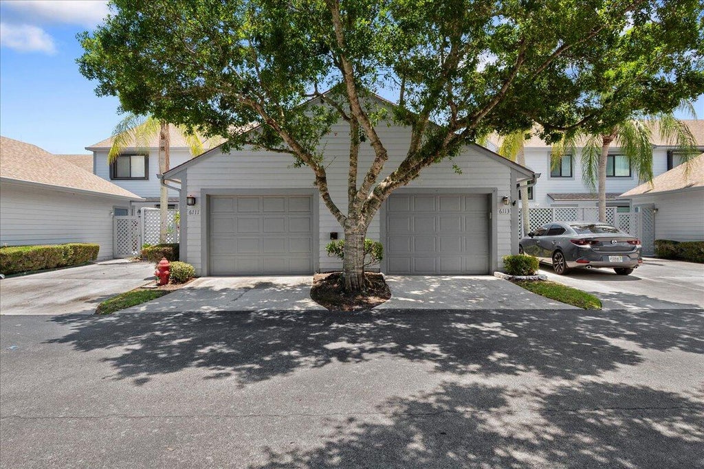Photo of 6111 SE Georgetown Place, Hobe Sound, FL 33455 (MLS # B26041806)