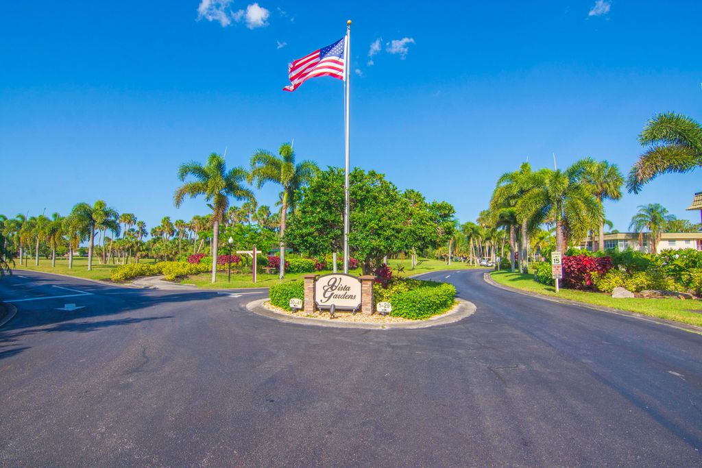 Photo of 69 Royal Oak Court #105, Vero Beach, FL 32962 (MLS # R11151167)