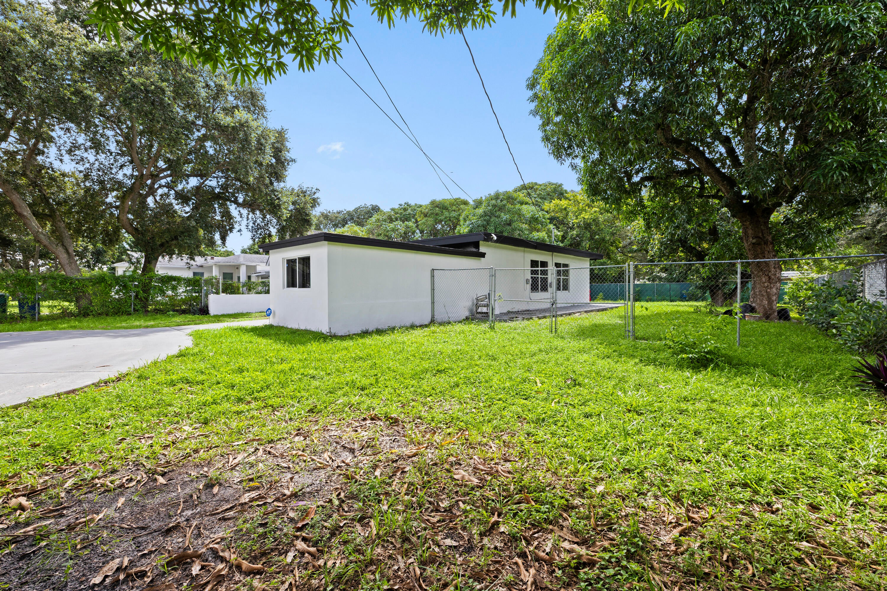 28 NE 165th Street