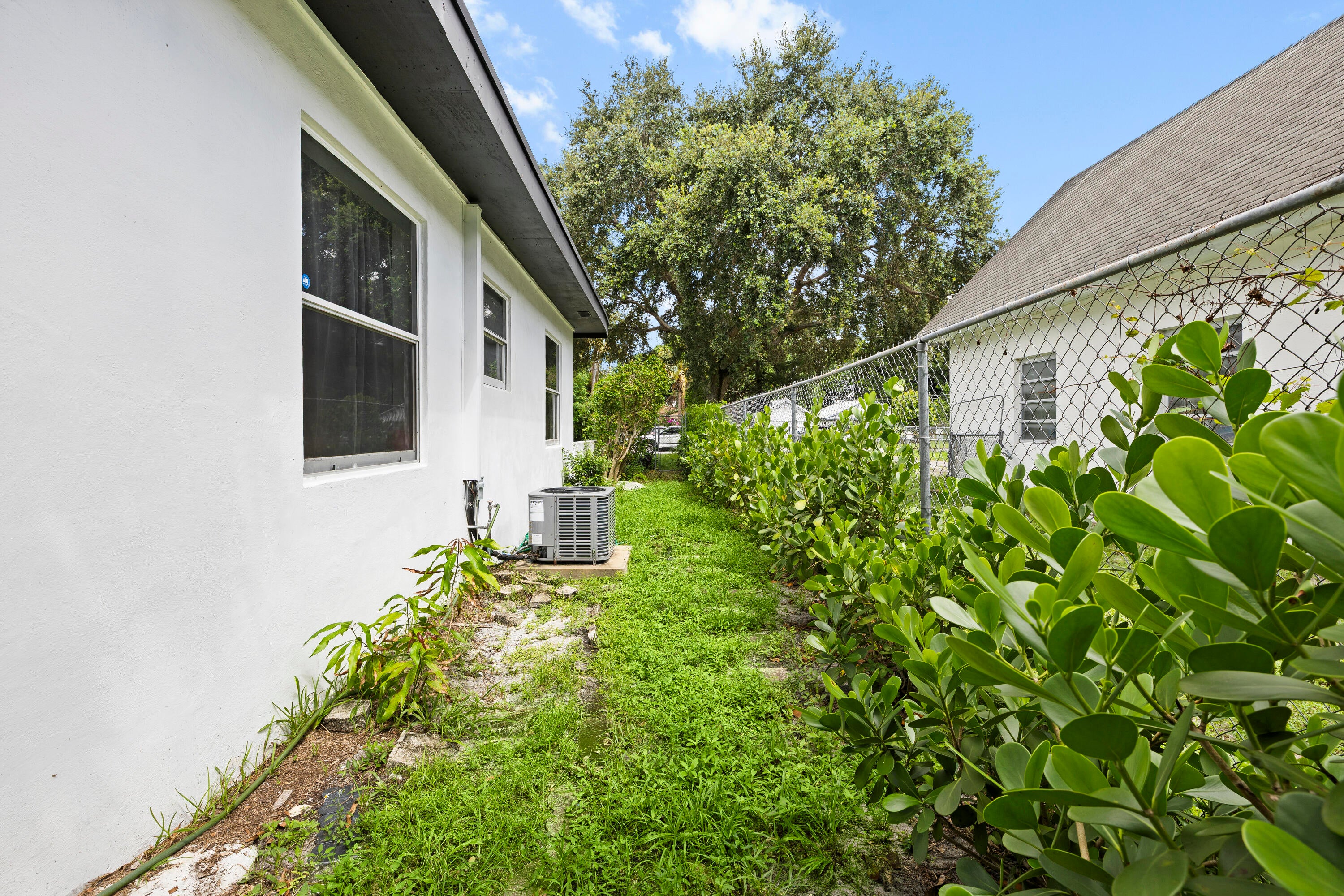 28 NE 165th Street
