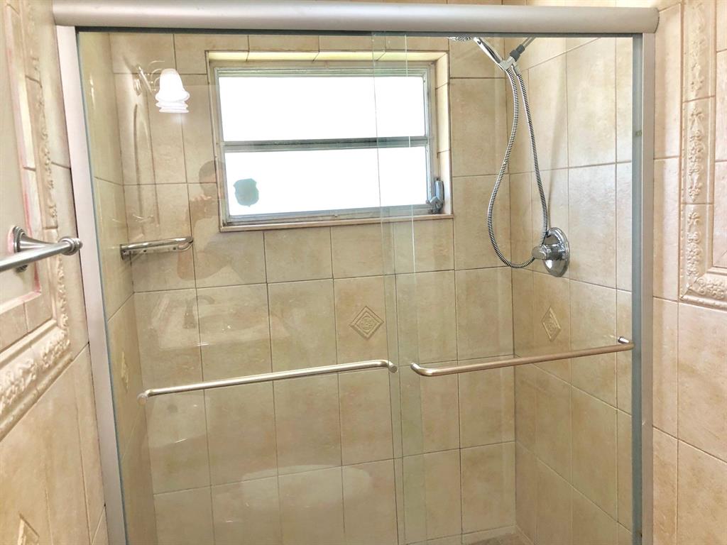 CRYSTAL LAKE 4TH SEC - Residential