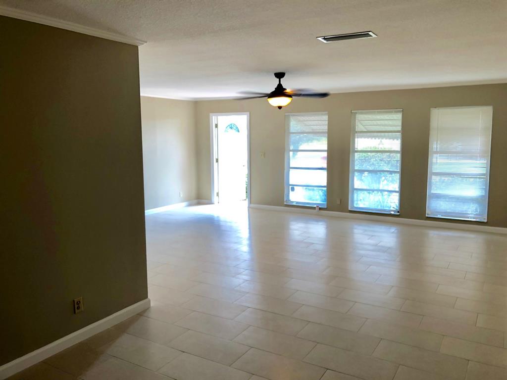 CRYSTAL LAKE 4TH SEC - Residential