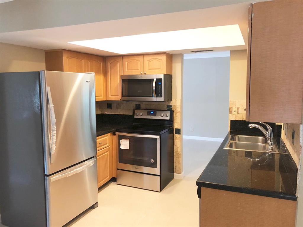 CRYSTAL LAKE 4TH SEC - Residential