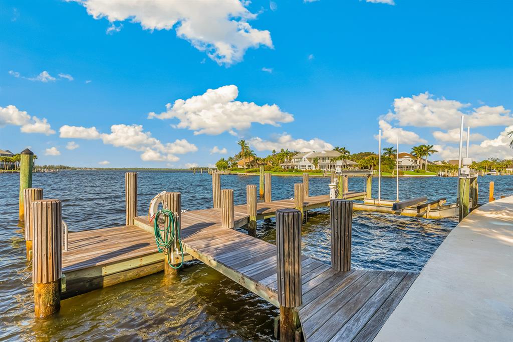 THE MOORINGS UNIT 5 ''''T - Residential