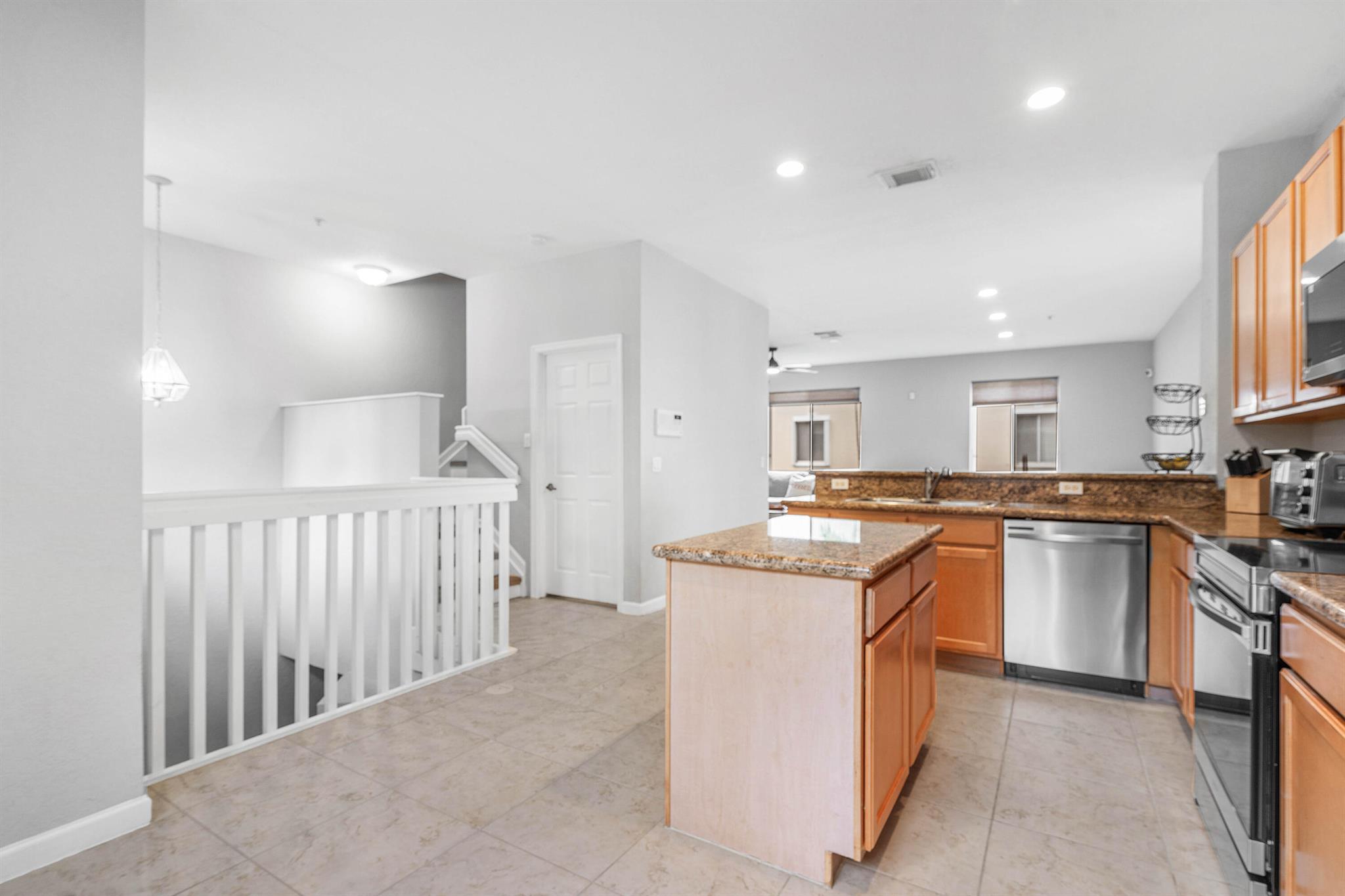 QUANTUM PARK TOWNHOMES - Residential