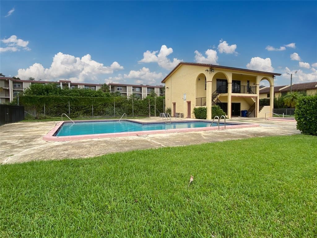 THE COLONIES TWO CONDO - Residential