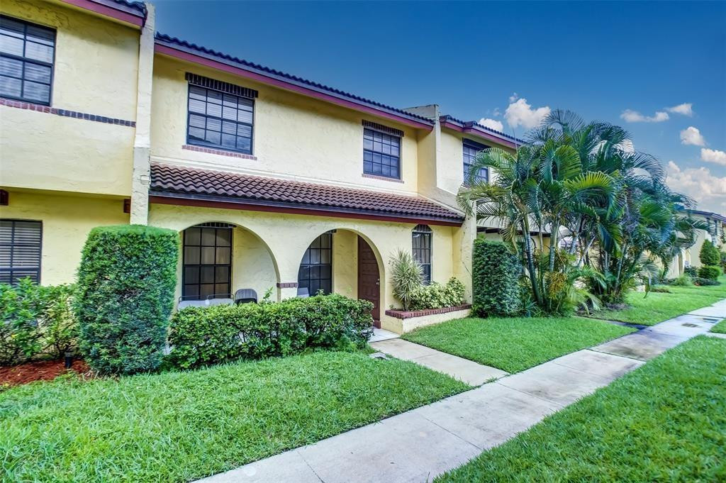 THE COLONIES TWO CONDO - Residential