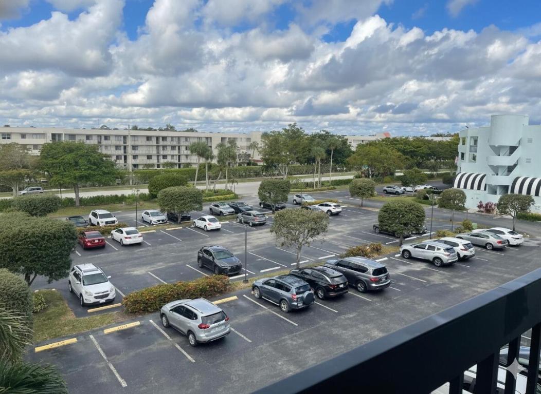 View photos, virtual tours, details... 6698 10th Avenue N 427