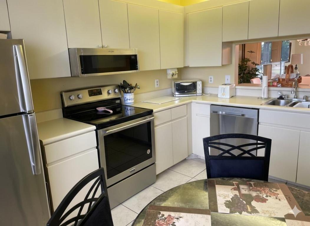 HAMLET AT POINCIANA COND DECL FILED 8-5-86 - Residential