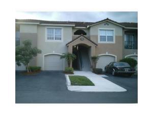 RARELY AVAILABLE 3BEDROOM WITH GARAGE IN MURANO. GATED UPSCALE COMMUNITY WITH RESORT STYLE AMENITIES. UPGRADED UNIT WITH GRANITE COUNTERS IN KITCHEN AND BATHS. OVERLOOKS GREEN SPACE. TALL CEILINGS, CROWN MOLDING, CLOSETS GALORESPLIT BEDROOMS. NEW LAMINATE REPLACING CARPETS IN LIVING AREAS.