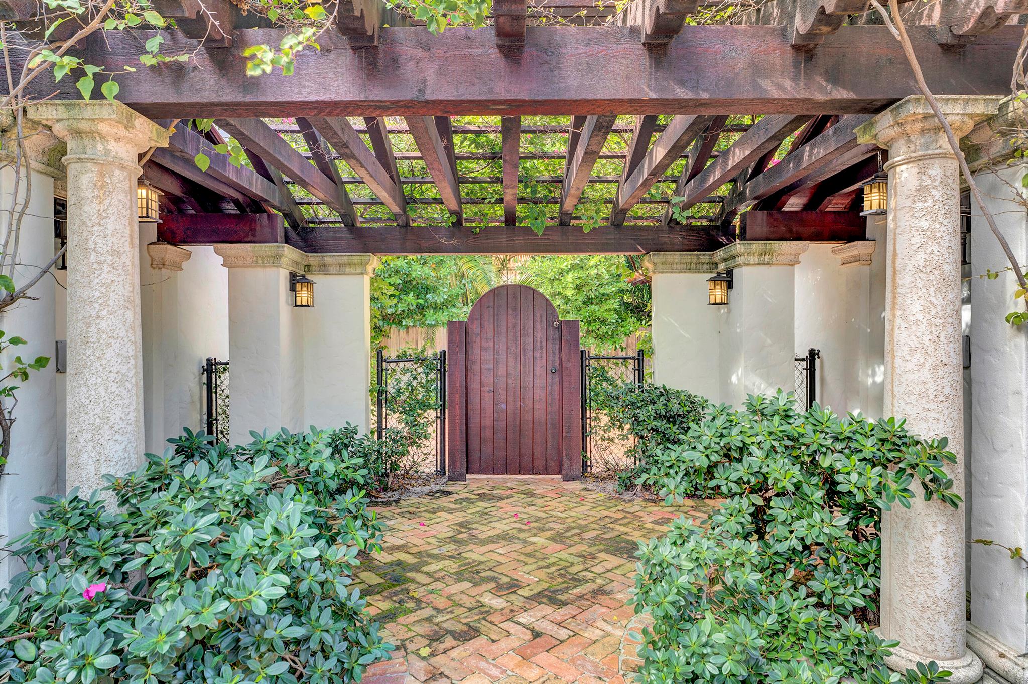 PERSHING PARK LAKE ADD IN - Residential