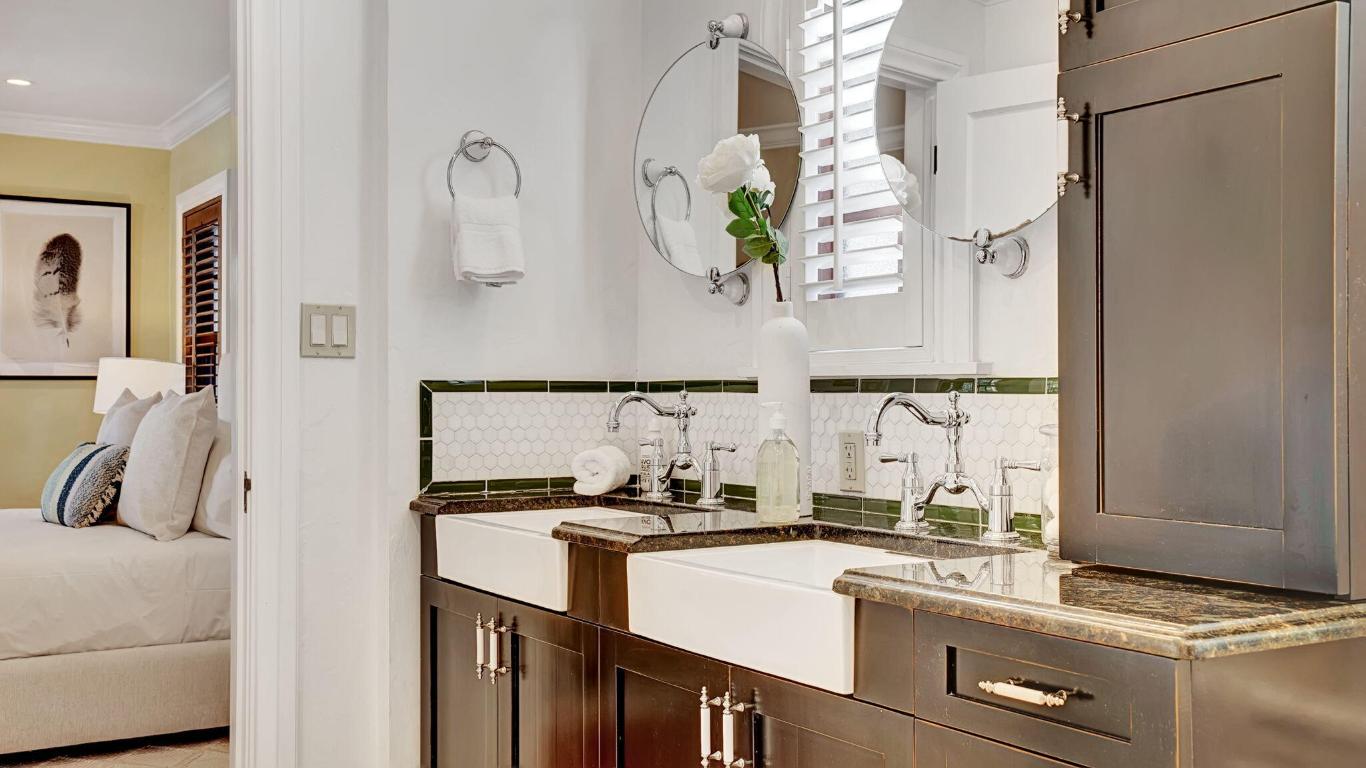 PERSHING PARK LAKE ADD IN - Residential