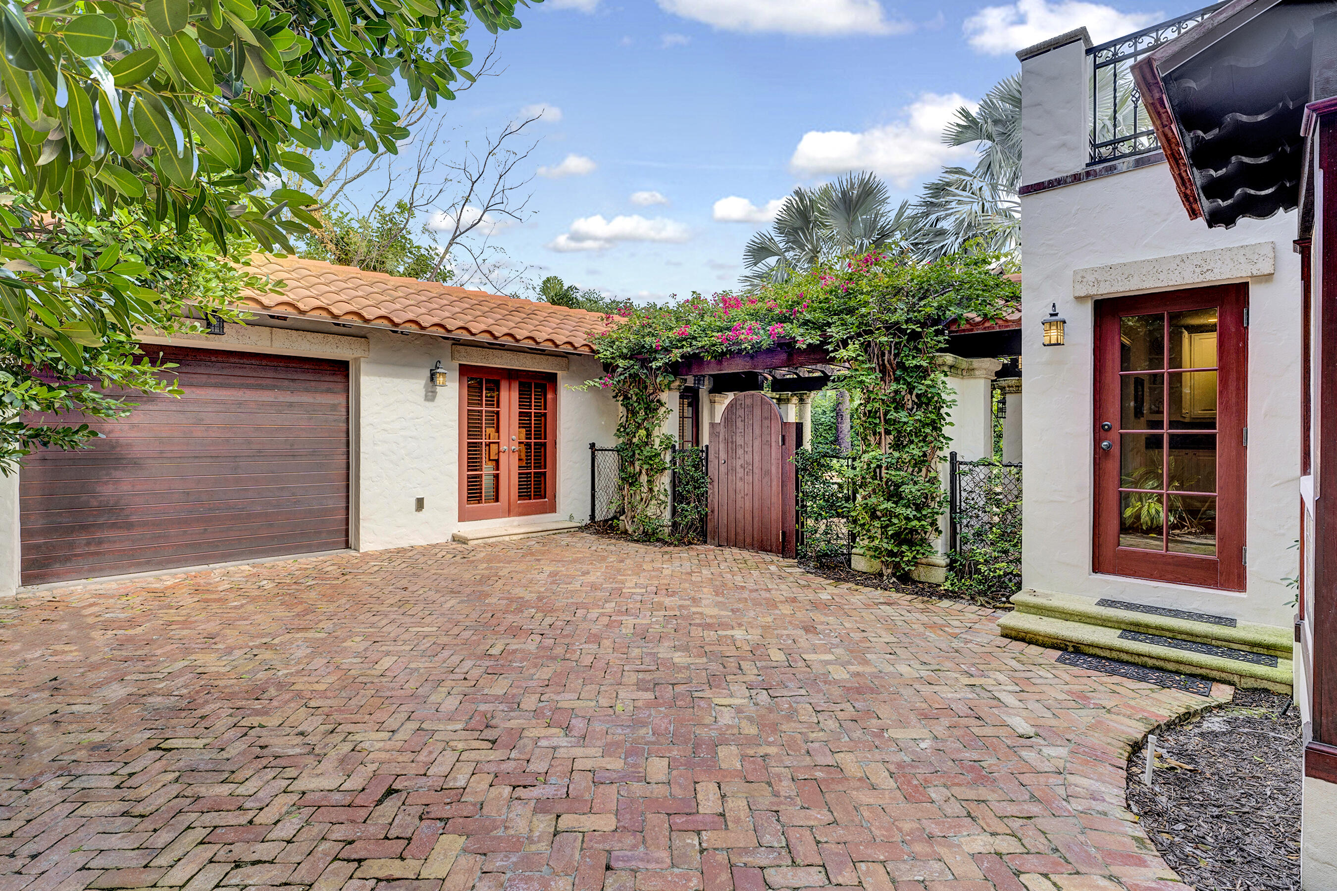 PERSHING PARK LAKE ADD IN - Residential