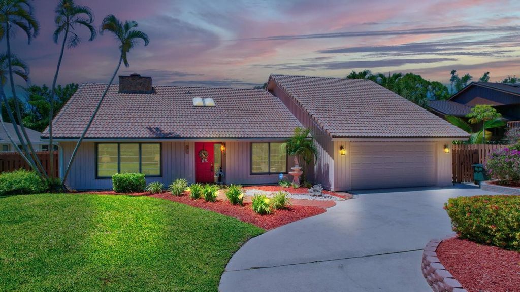 Photo of 840 SW 20th Street, Boca Raton, FL 33486 (MLS # R11091796)