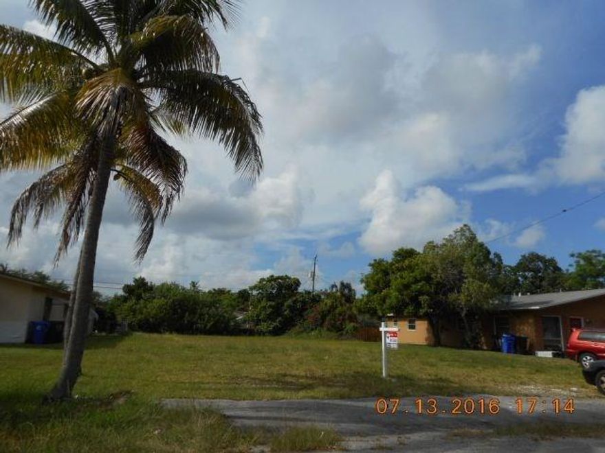 Excellent large property in Croissant Park ready for you to build a duplex or cluster homes. One of the last vacant properties available.