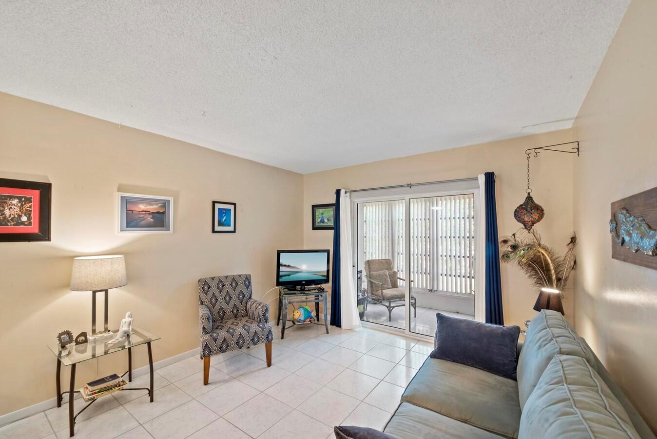 1111 Lake Terrace 105