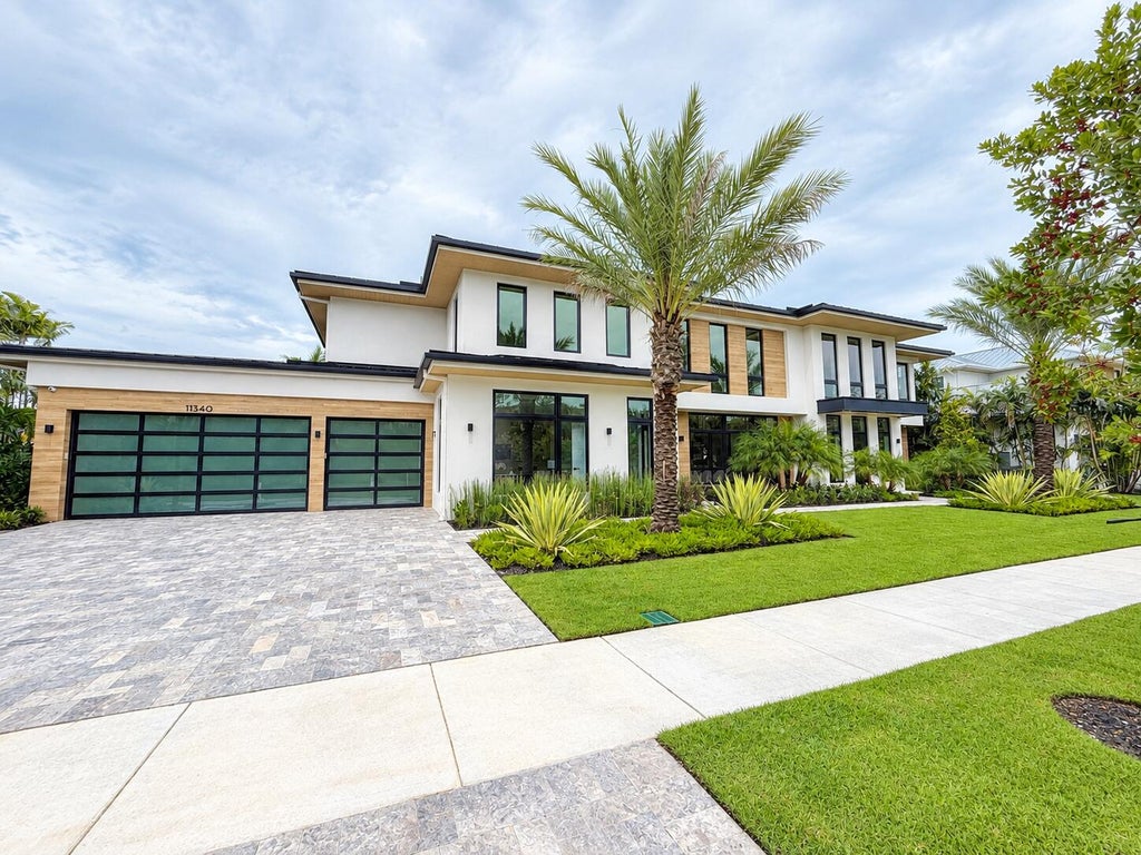 Photo of 11340 Polo Park Trail, Wellington, FL 33414 (MLS # B26082921)