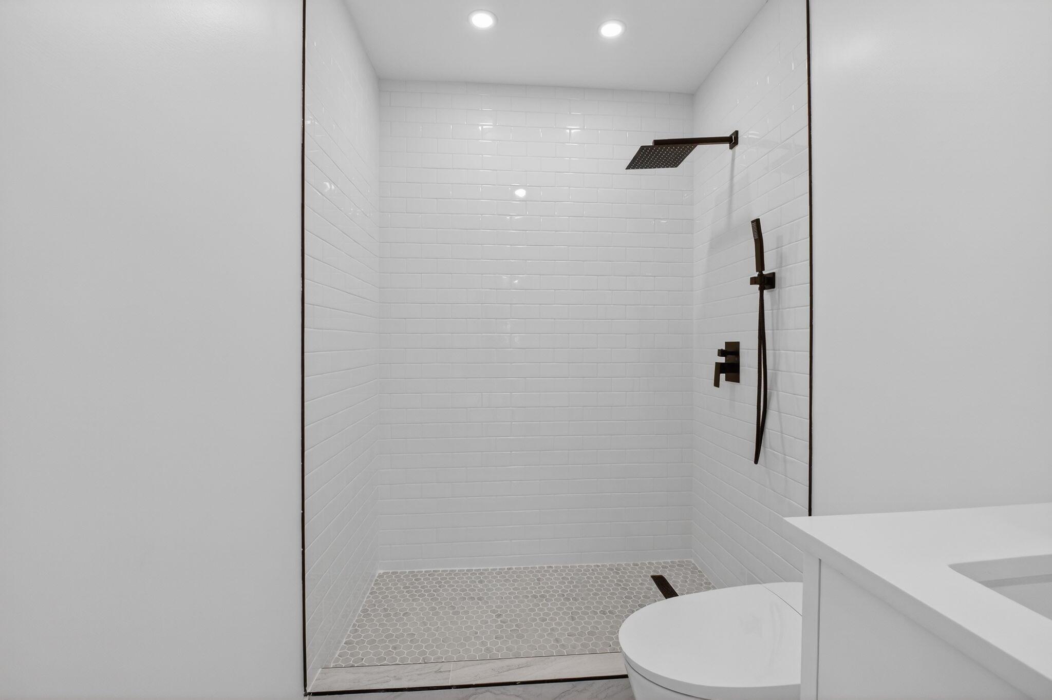 LAKEWOOD MIDRISE CONDO - Residential