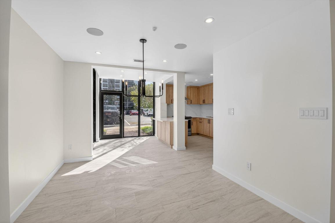 7819 Lakeside Boulevard 812