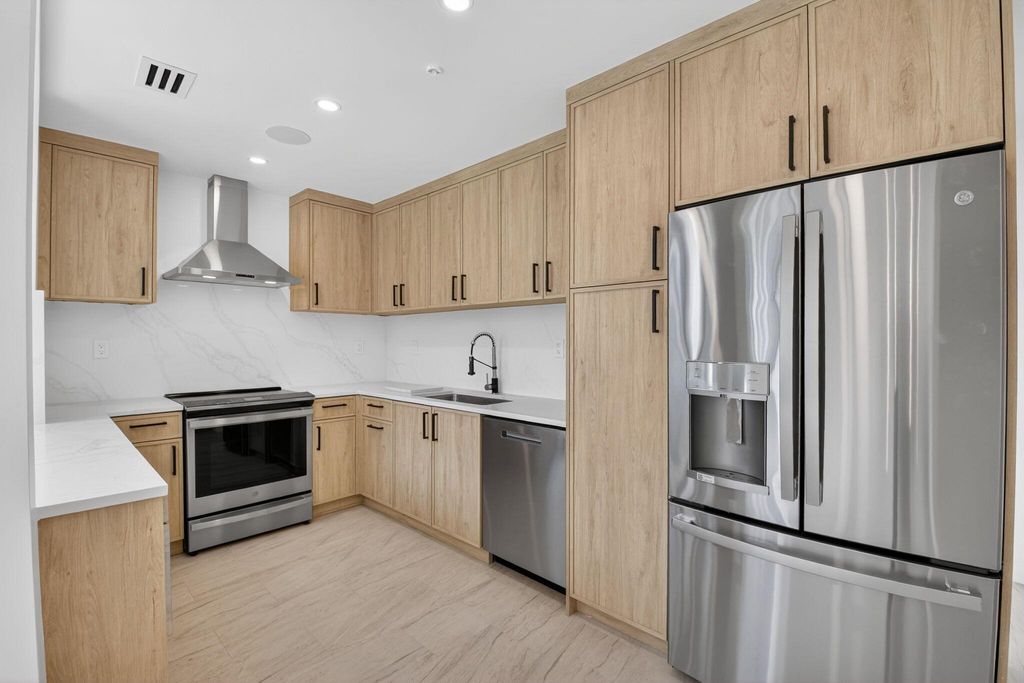 Photo of 7819 Lakeside Boulevard #812, Boca Raton, FL 33434 (MLS # R11148637)