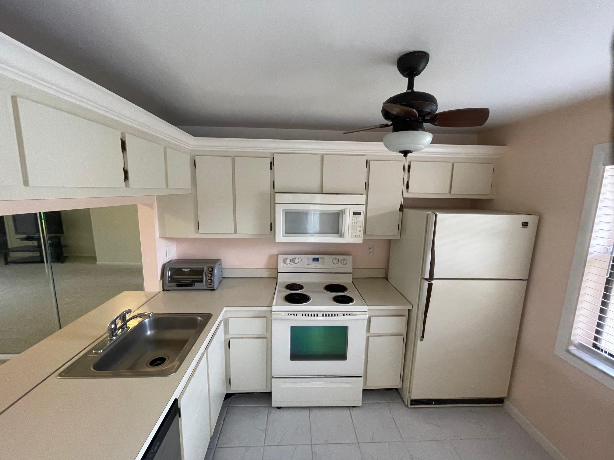 SUNRISE LAKES PHASE 4 - Residential