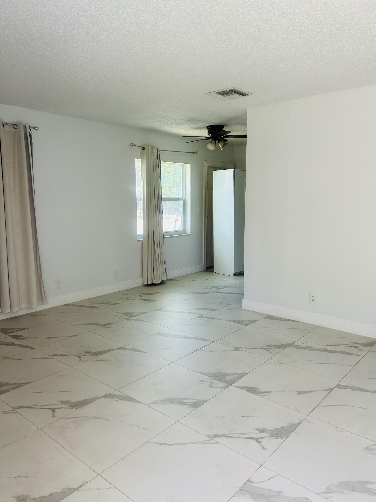 FT LAUDERDALE ESTATES - Residential Lease