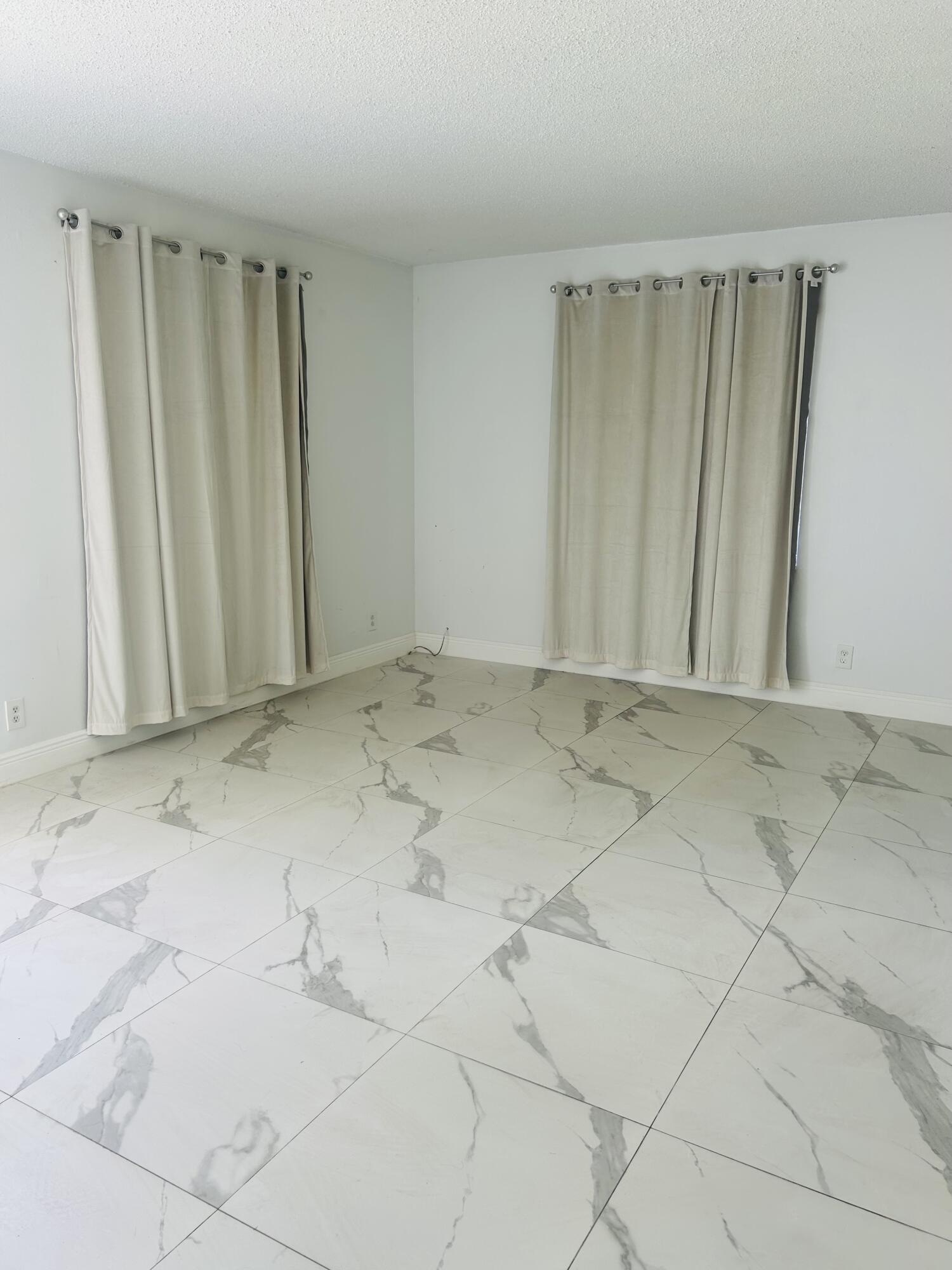 FT LAUDERDALE ESTATES - Residential Lease