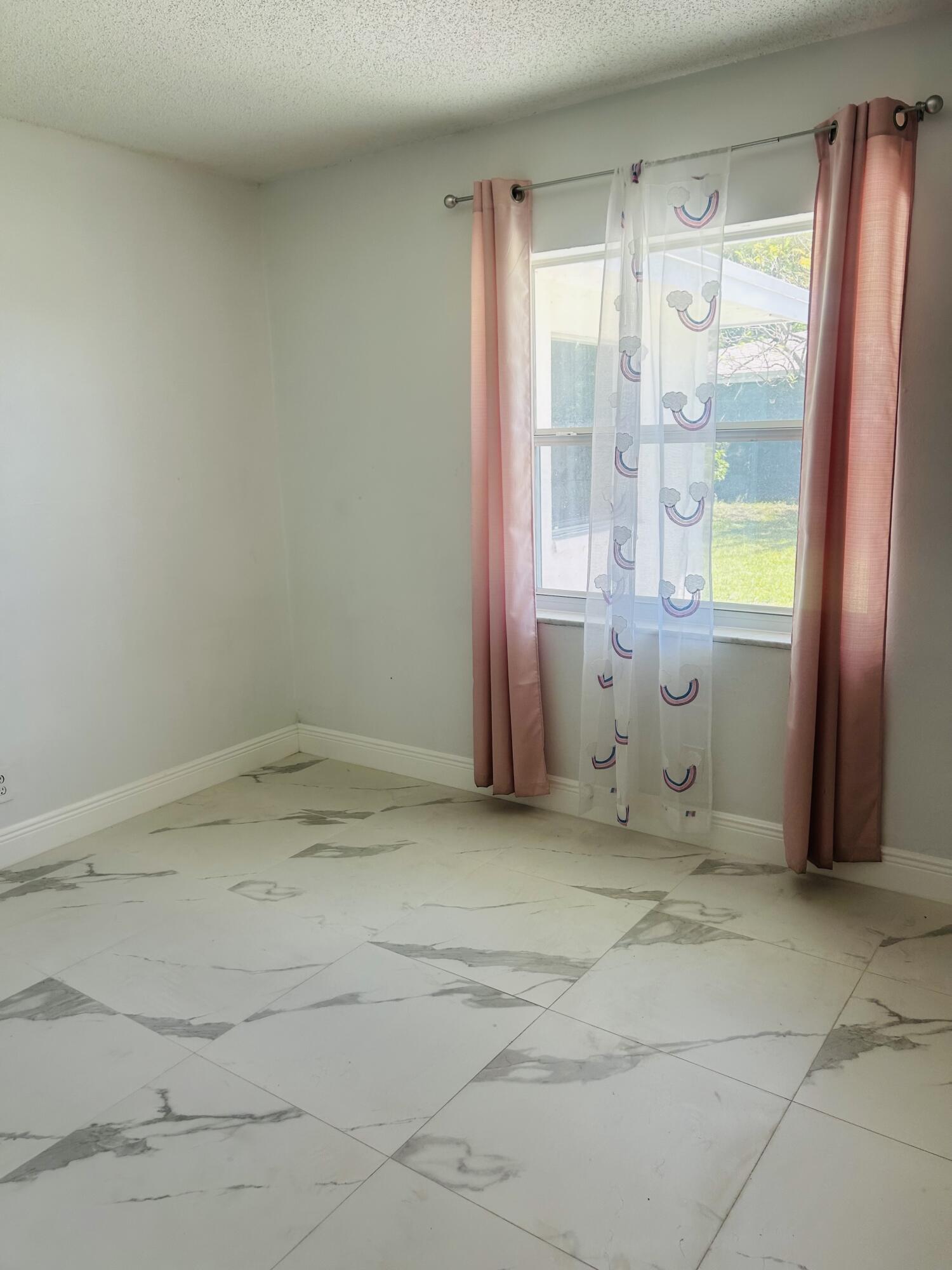 FT LAUDERDALE ESTATES - Residential Lease