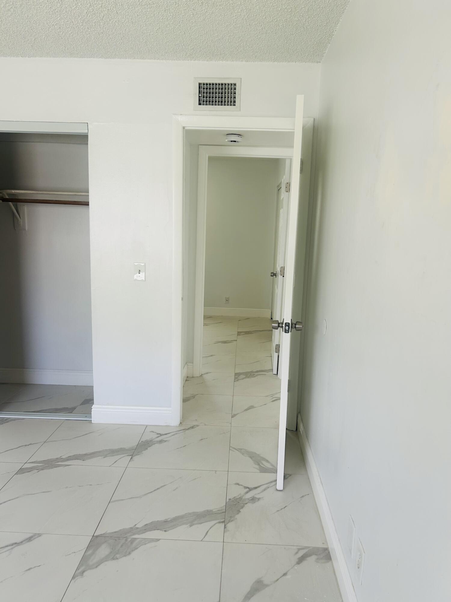 FT LAUDERDALE ESTATES - Residential Lease