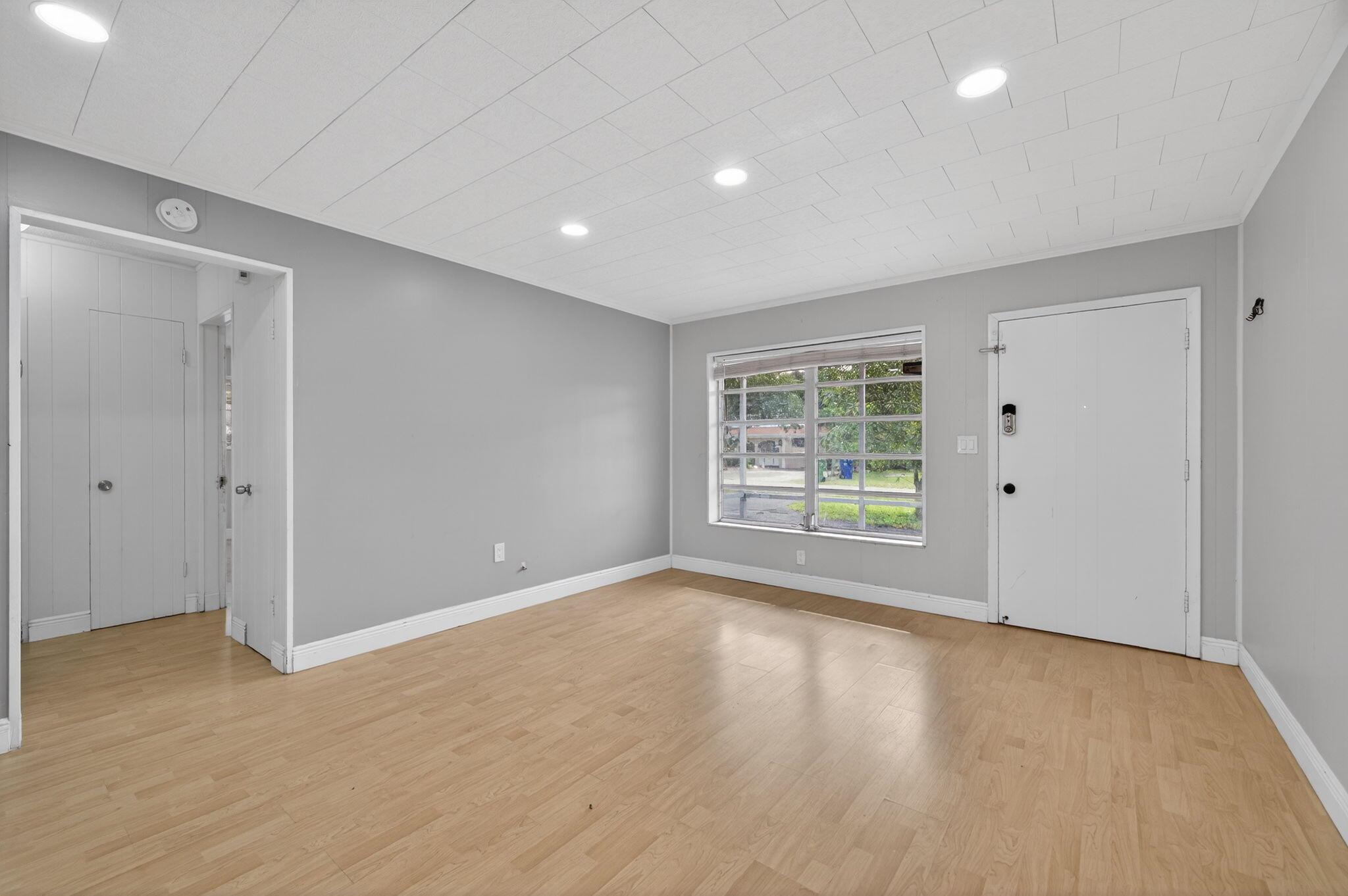 WELWYN MANOR - Residential Lease