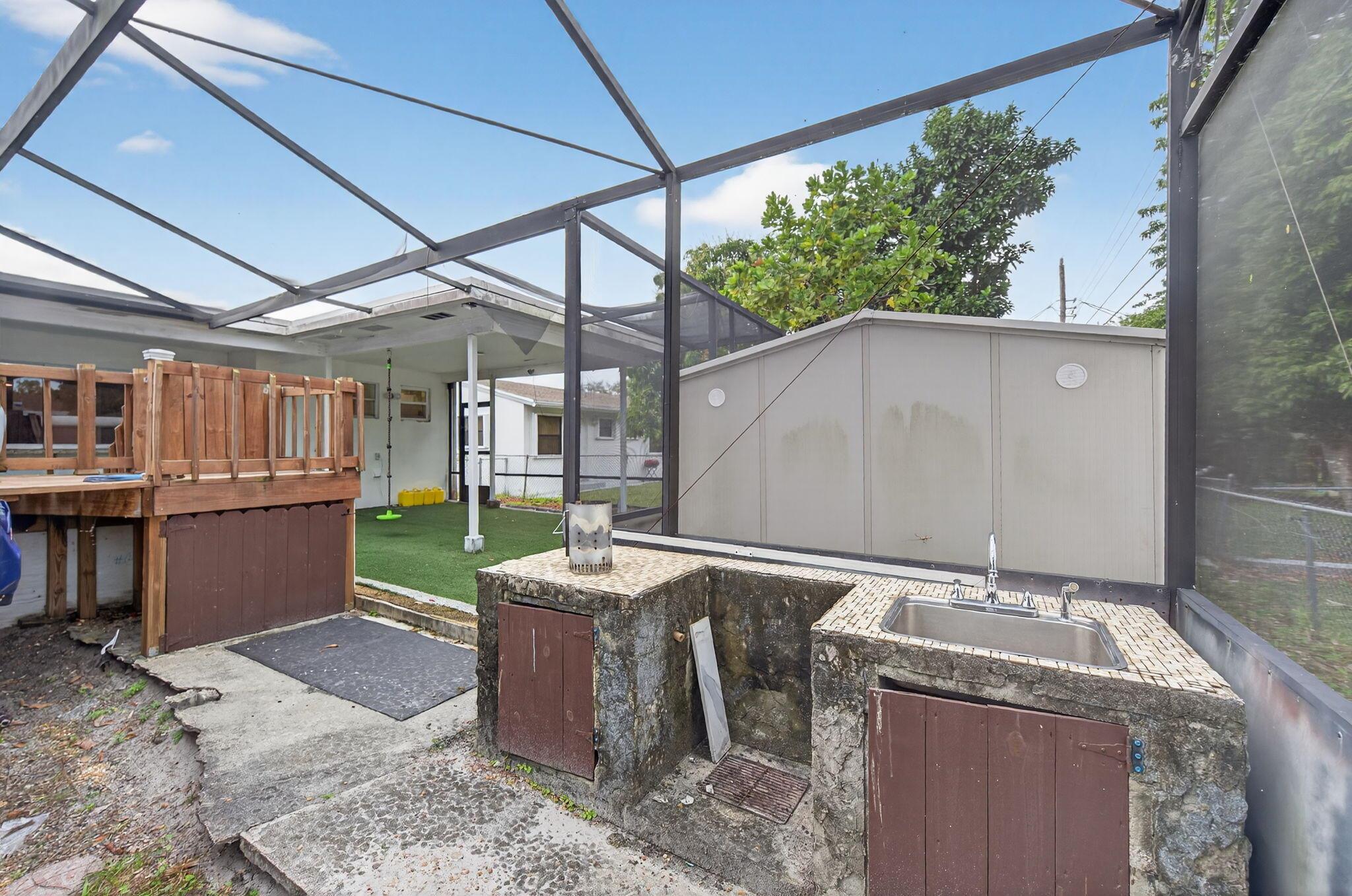 WELWYN MANOR - Residential Lease