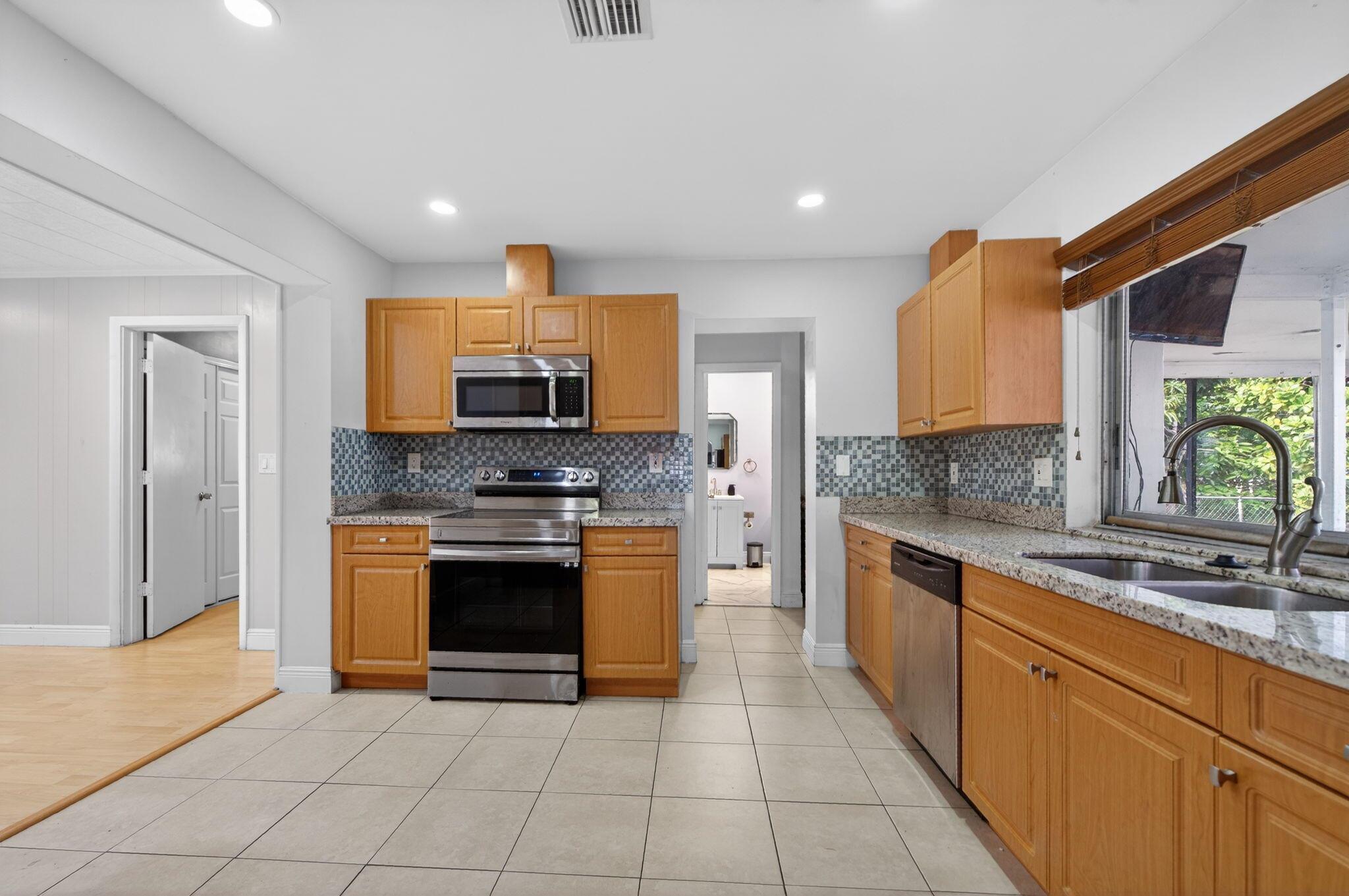 WELWYN MANOR - Residential Lease