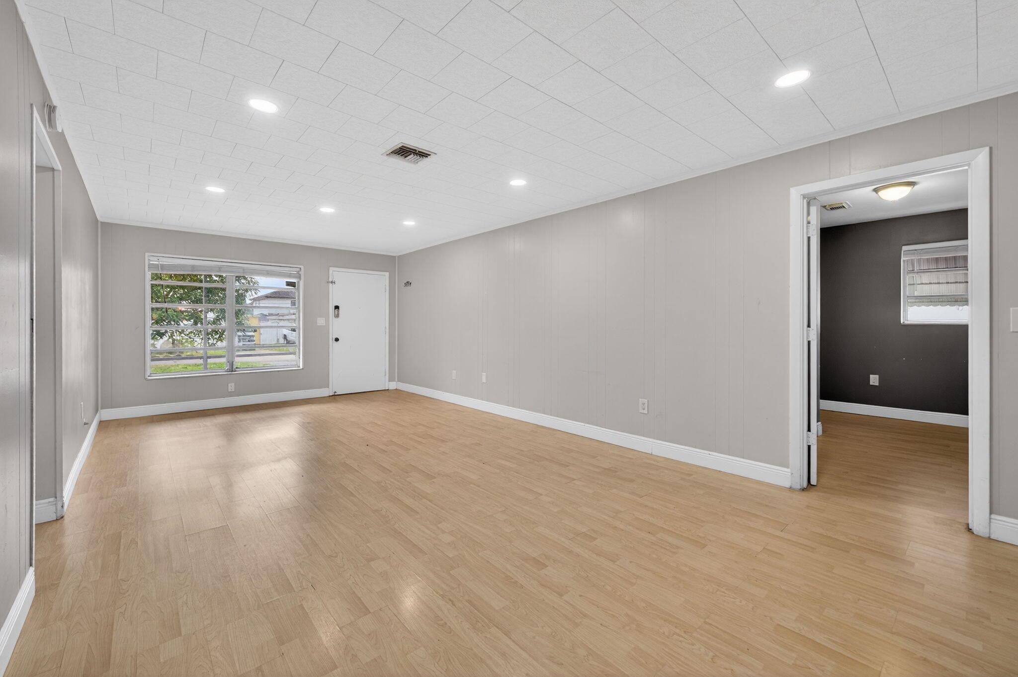 WELWYN MANOR - Residential Lease