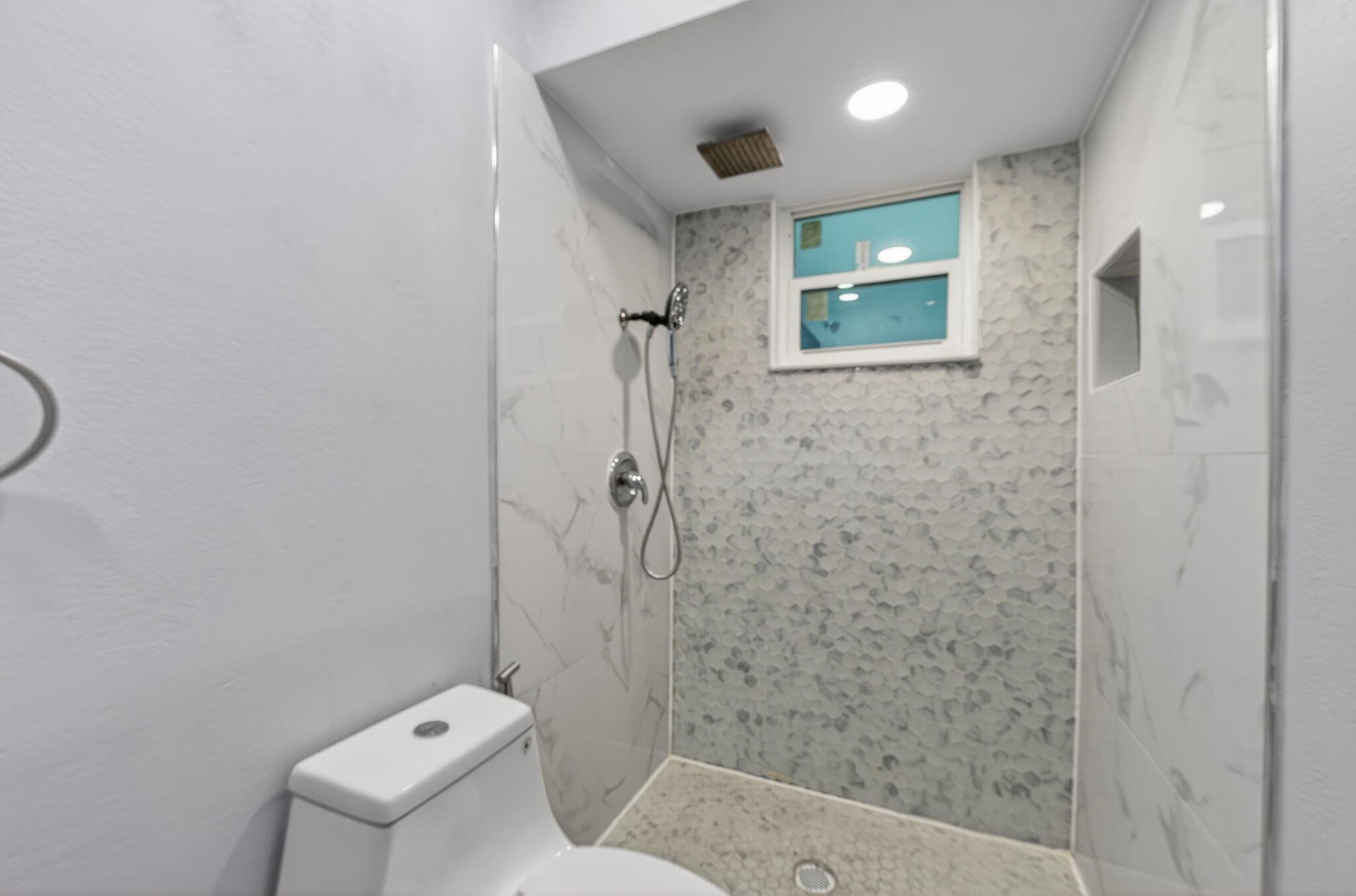 WELWYN MANOR - Residential Lease