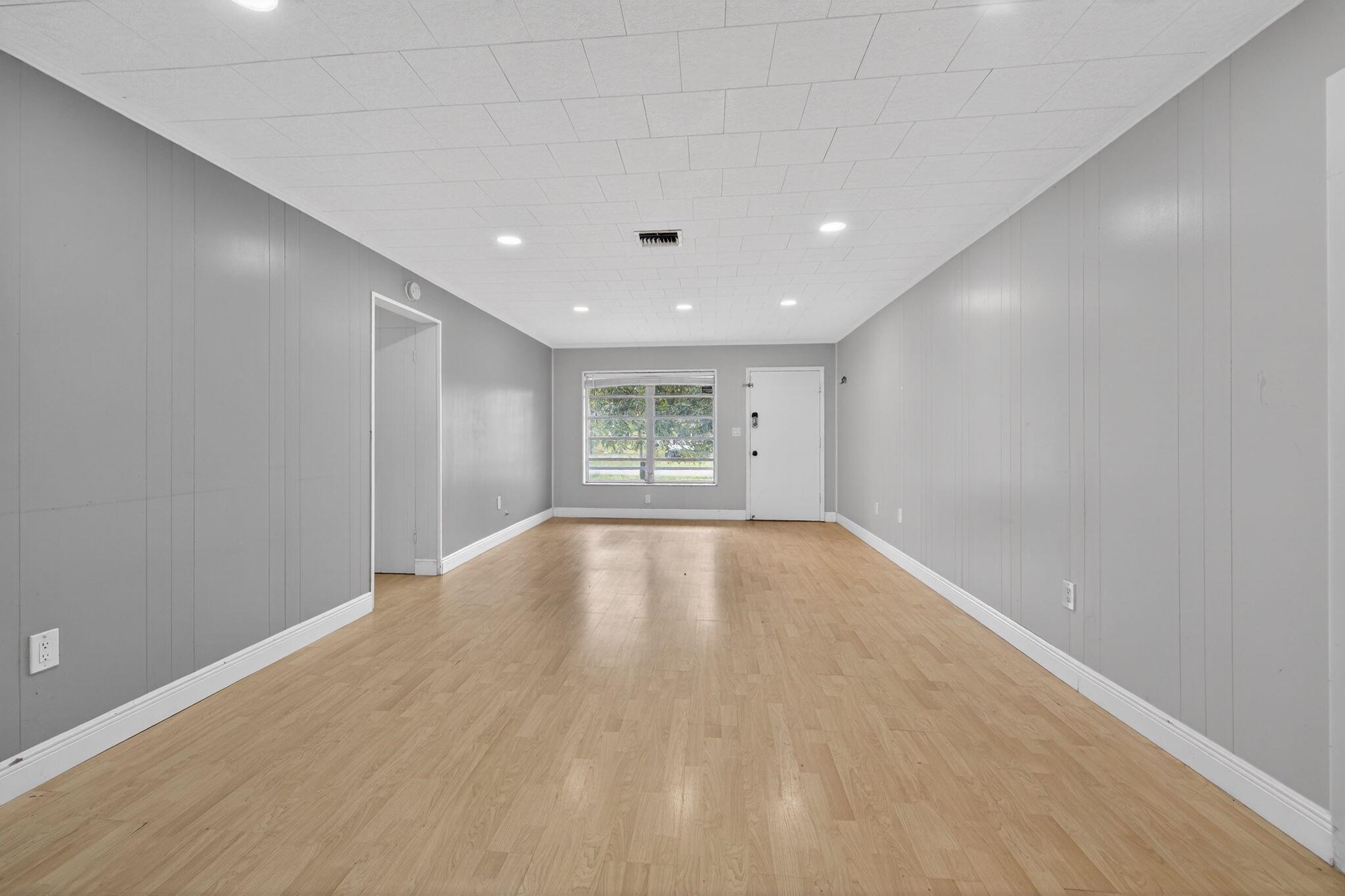 WELWYN MANOR - Residential Lease