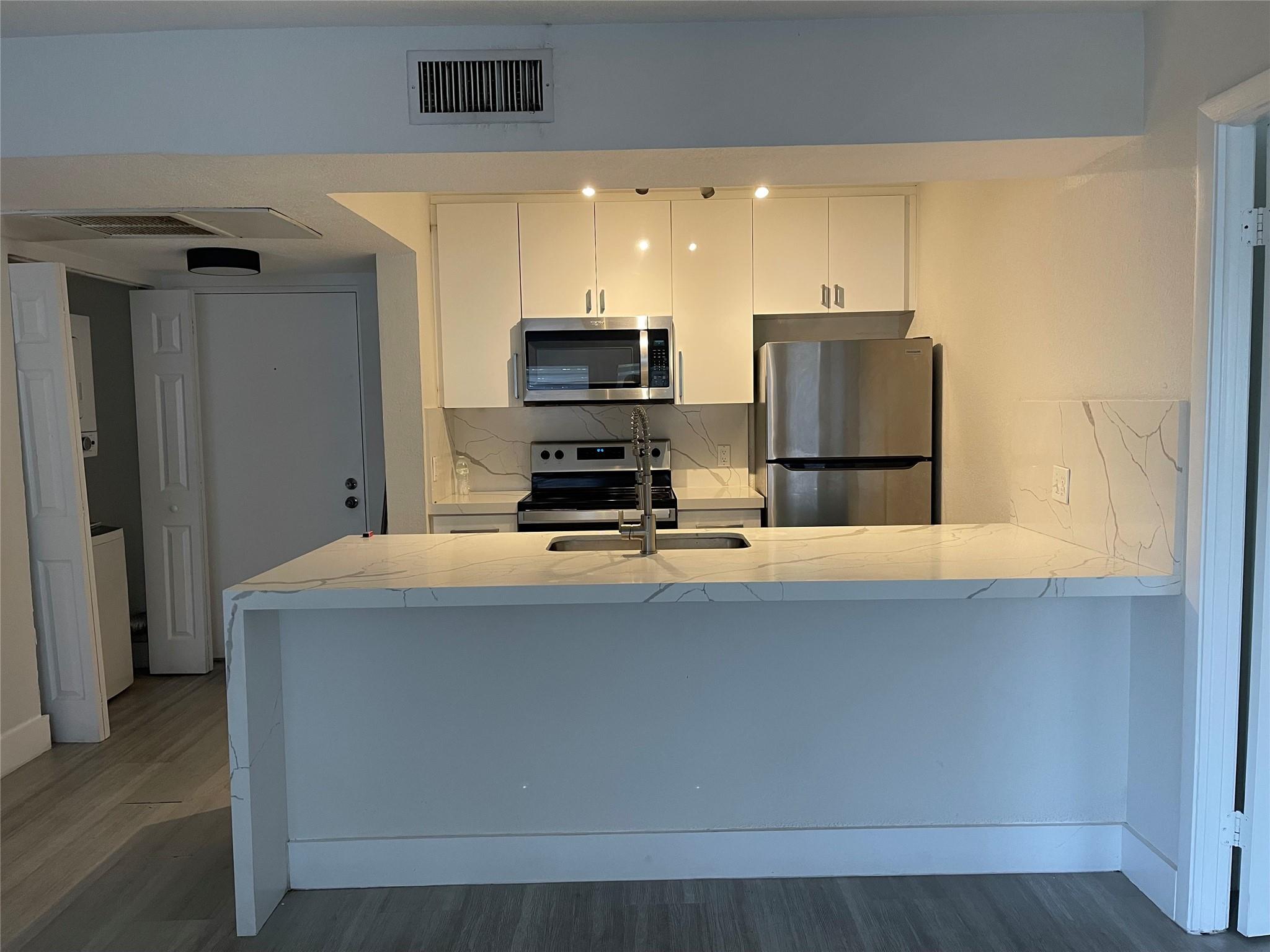 Doral Las Vistas Condominium - Residential Lease