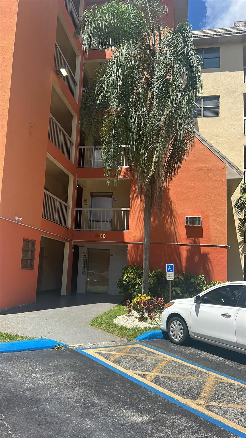 Doral Las Vistas Condominium - Residential Lease